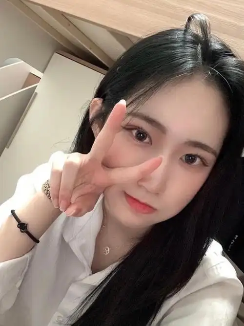 体验前变美诉求:我是属于比较乖巧秀气的女孩子五官长得还行,就鼻子差