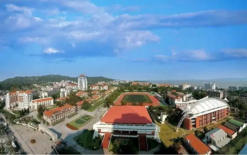 厦门大学全景(图片来源:厦门大学官网)