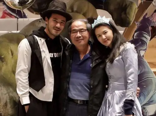 谭维维因戏生情,两人结婚多年幸福|谭维维|陈亦飞|两个人_新浪新闻