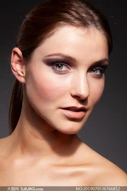 开心笑容欧美模特人像摄影原片素材