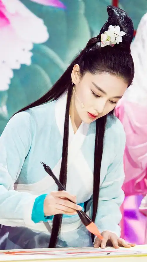 张馨予要出演不食人间烟火的小龙女,颜值够了演技还在线
