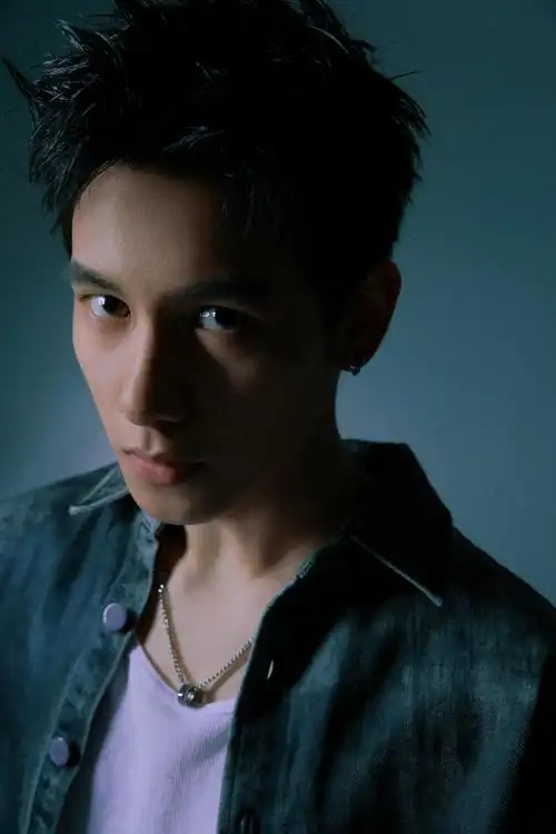 胡先煦工作室更新一组造型大片小胡刘海掀起来更帅了