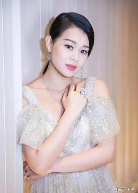 胡杏儿图片