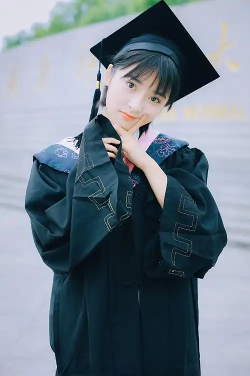 沈月清纯可爱学士服毕业照图片[11/12]_明星_美桌网