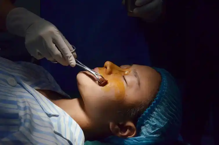 为什么有些整形医生自己从不整容?三大原因带你了解真相!_手术