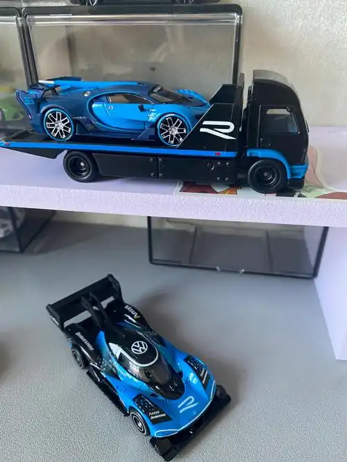 风火轮车模  #风火轮运输车队  #大众idr  #小比例车模  就怕大众带