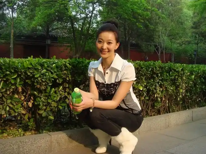 演员周知:帮张柏芝配音,出道18年不温不火,开店做生意也幸福