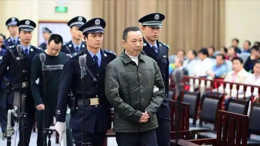 珍贵影像:四川富豪刘汉二审现场,拥400亿资产,被判死刑!