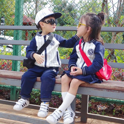 一折男女童装套装冬兄妹装