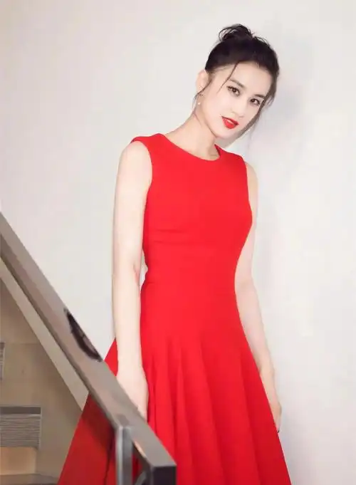 黄圣依,楚楚动人,妩媚动人的美丽写真照!__财经头条