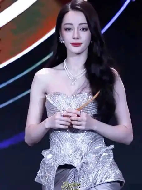 鹅剧派对##腾讯今天官宣好多剧##迪丽热巴聂九罗