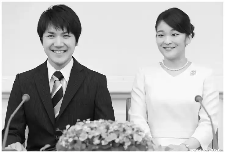 2017年9月3日举行了与小室圭的订婚内定会见.