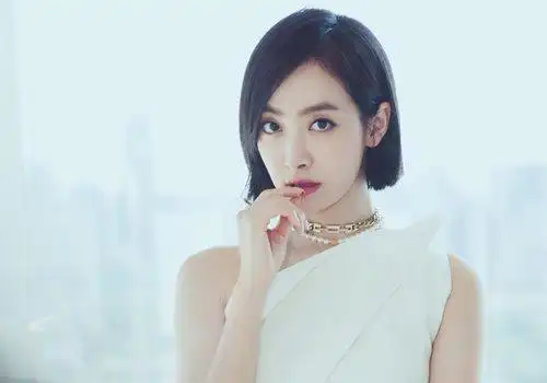 秋季女生离子烫短发效果图头发多女生梳短直发百变才够味儿