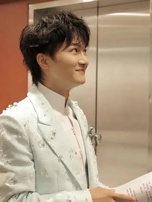 周深受邀参加联合国第十五届中文日