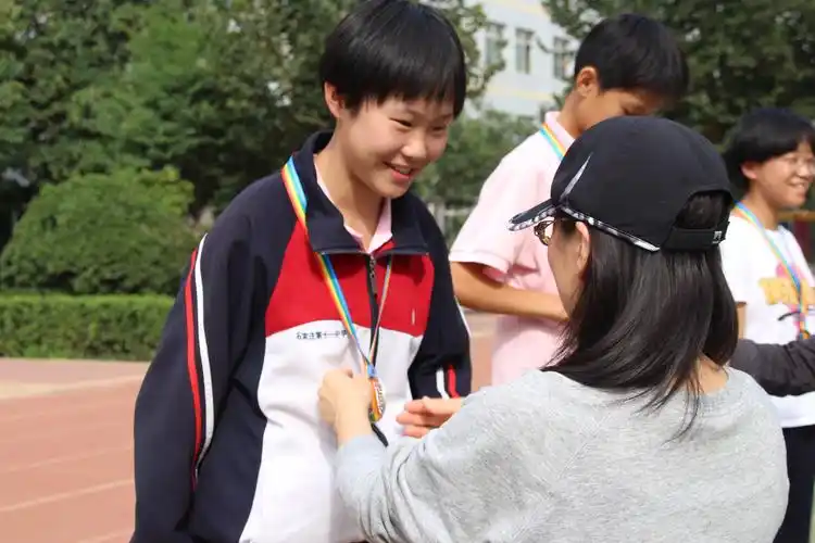 展示运动风采,谱写青春华章——石家庄市第十一中学隆重召开第六十届