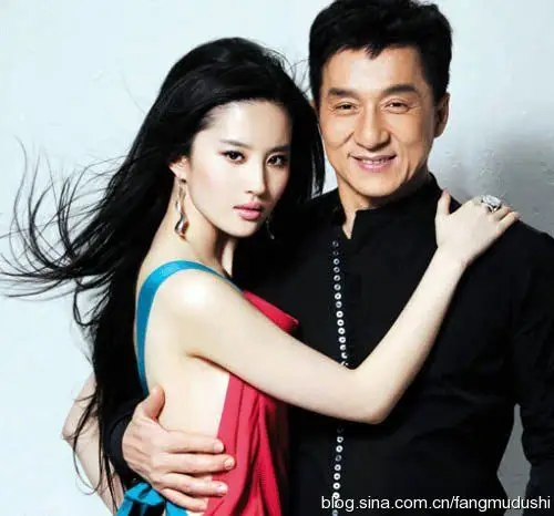 和她有过密切合作的男星成龙,黄晓明,胡歌,刘亦菲都