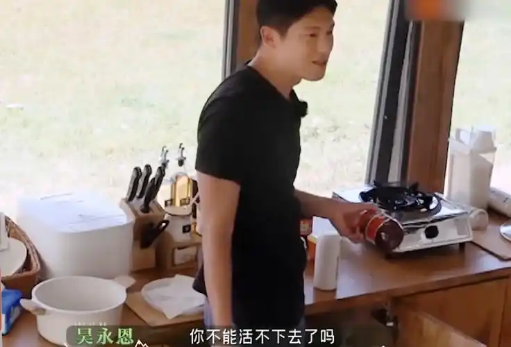 回顾王子文儿子生父是谁被曝是圈内大佬冯小刚见了都叫爷