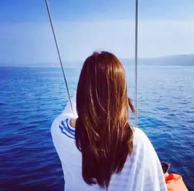 女生背影头像小清新