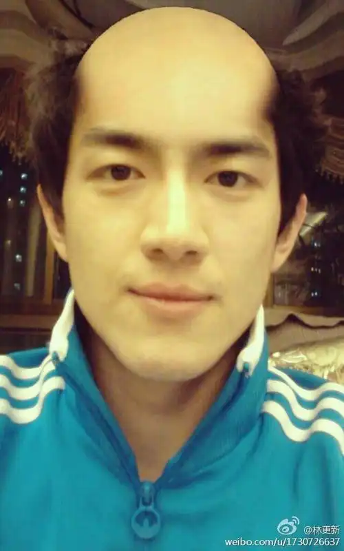 林更新ps照自称像angelababy 各种犯二照逗人笑