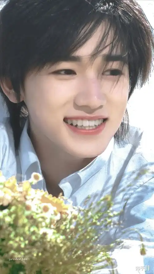 有没有宋亚轩笑容治愈的照片? - 知乎