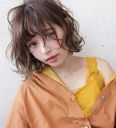 天气热了试着剪个减龄又百搭的日系短发吧~齐肩短发直发发尾打薄处理