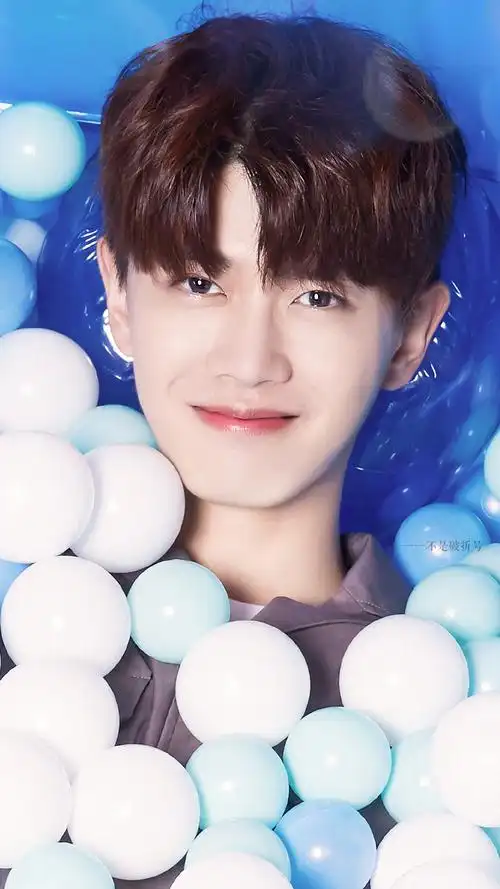 任嘉伦超能幼稚园