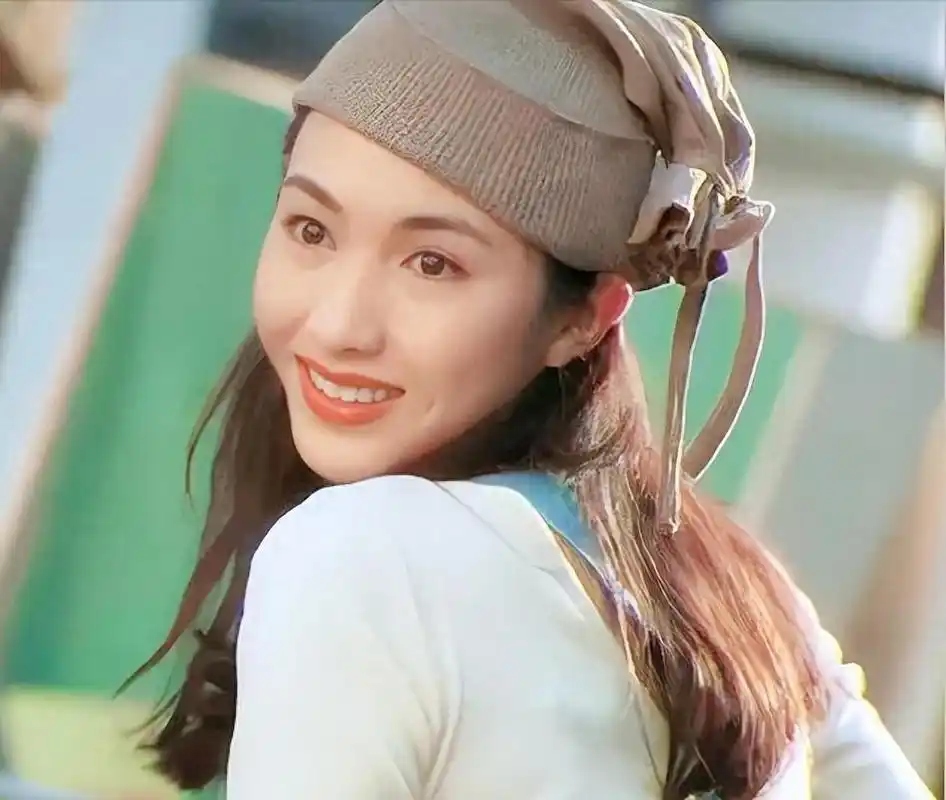 从贫民窟到亿万女富豪的逆袭人生 黎姿,演艺家庭背景为她赋予了早期的