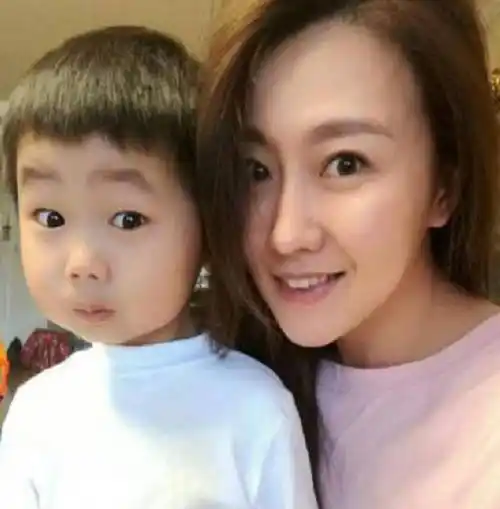 有种强悍基因叫潘长江,女儿潘阳完美避开,外孙却是意外"中招"_孩子