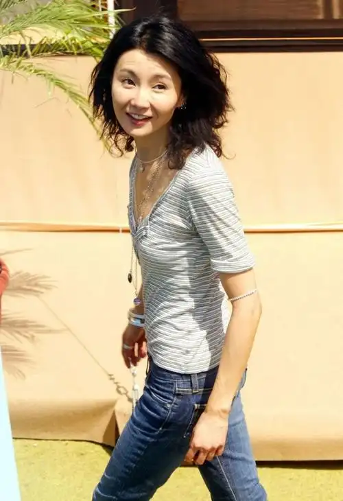 张曼玉暴瘦旧照疯传皮包骨模样显老态网友花开花落终有时