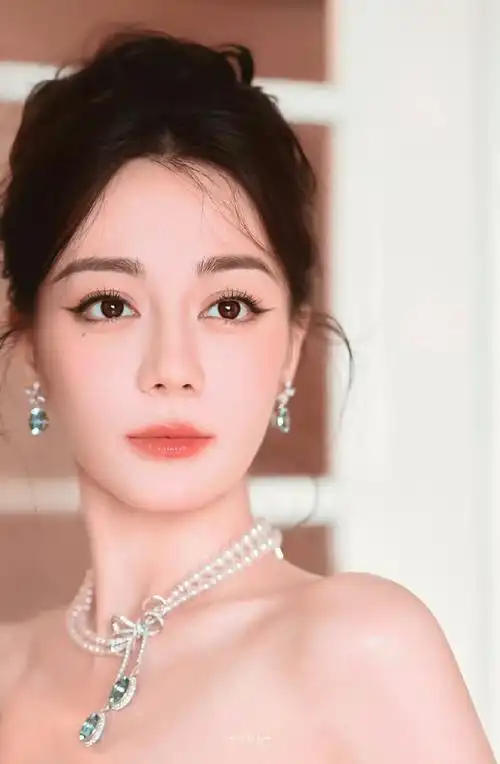 迪丽热巴##迪丽热巴邓妍