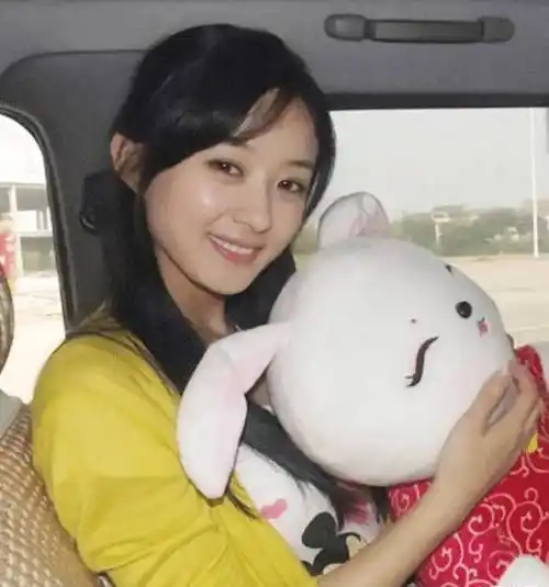 赵丽颖9年前旧照被疯传没了10级滤镜加持才知啥叫纯天然美女