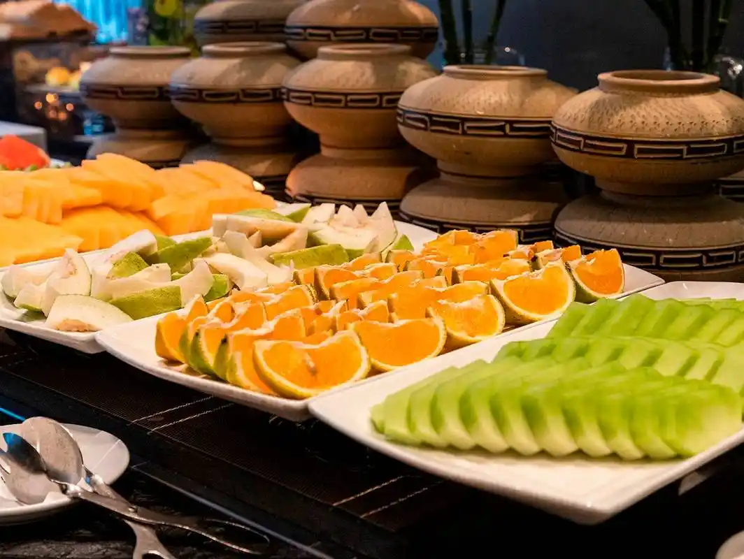 288元起抢『皇庭v酒店·vcafé西餐自助餐厅』2大1小自助餐!地铁直达