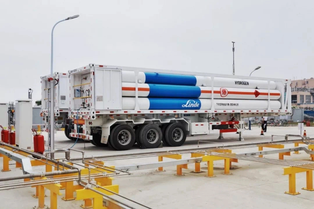 图2.1 金山石化加氢站的林德长管管束