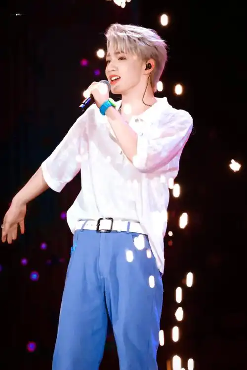 刘耀文理想之途演唱会##饭拍镜头下的演唱会