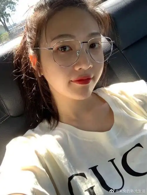 一组女爱豆戴眼镜合集 i眼镜速速集合