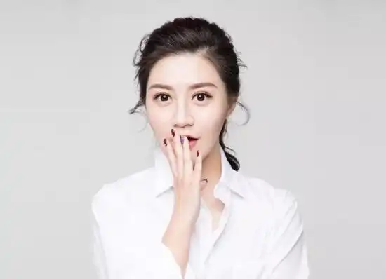 个人履历:曾多次报道奥运会等国际赛事,是马拉松赛场的明星主持和解说