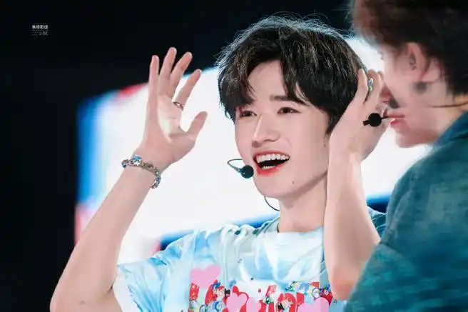 宋亚轩 十九无垠轩邈近云霄