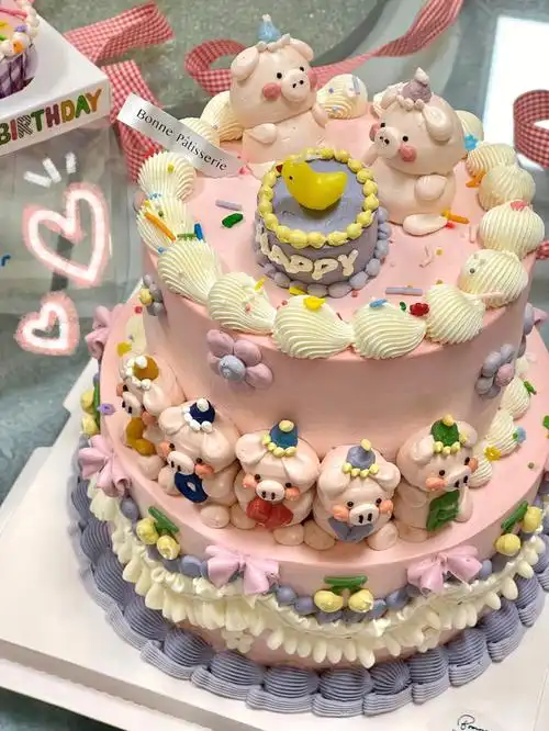 猪猪99蛋糕 太爱了@杨小驰#猪猪蛋糕  #菠萝猪立体蛋糕  #cupcake