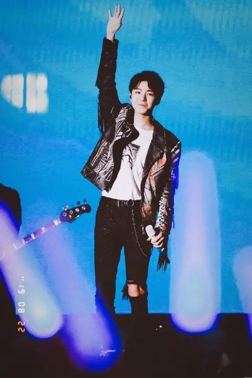 王俊凯新加坡登上全球发音