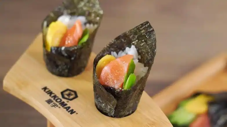 【三文鱼手卷寿司的做法,三文鱼手卷寿司的家常做法】美食杰菜谱做法