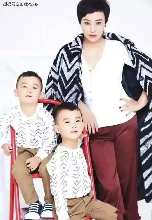 郝蕾北京别墅种菜,11 岁儿子竟长胡子像极父亲刘烨,网友:基因真好