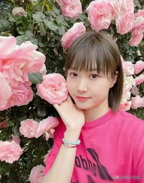 梁靖崑夺冠带火妻子奚美丽!3线小演员?嫁到梁家不为钱,贤内助