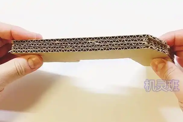 亲子手工废物利用瓦楞纸自制玩具枪步骤图解