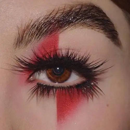 出游灵感妆#几何形眼妆,太有创意啦~#城市寻美记