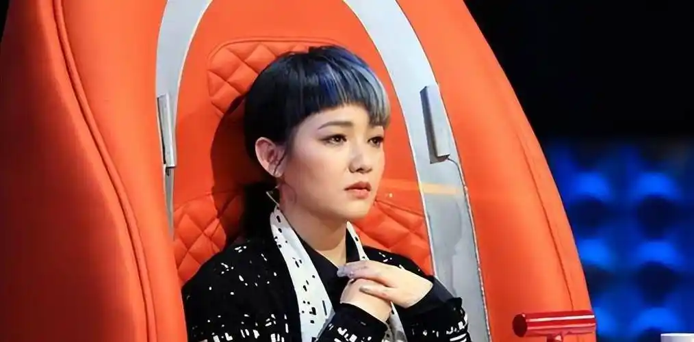 为男友,范晓萱摘除子宫,和闺蜜小s绝交,45岁不婚不育值得吗?