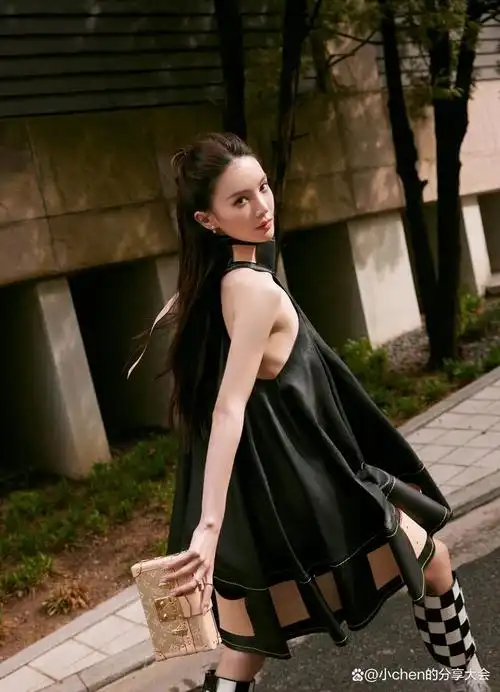 姐姐表示:接受自己的不完美,自信就好了,能吃饭就好啦!