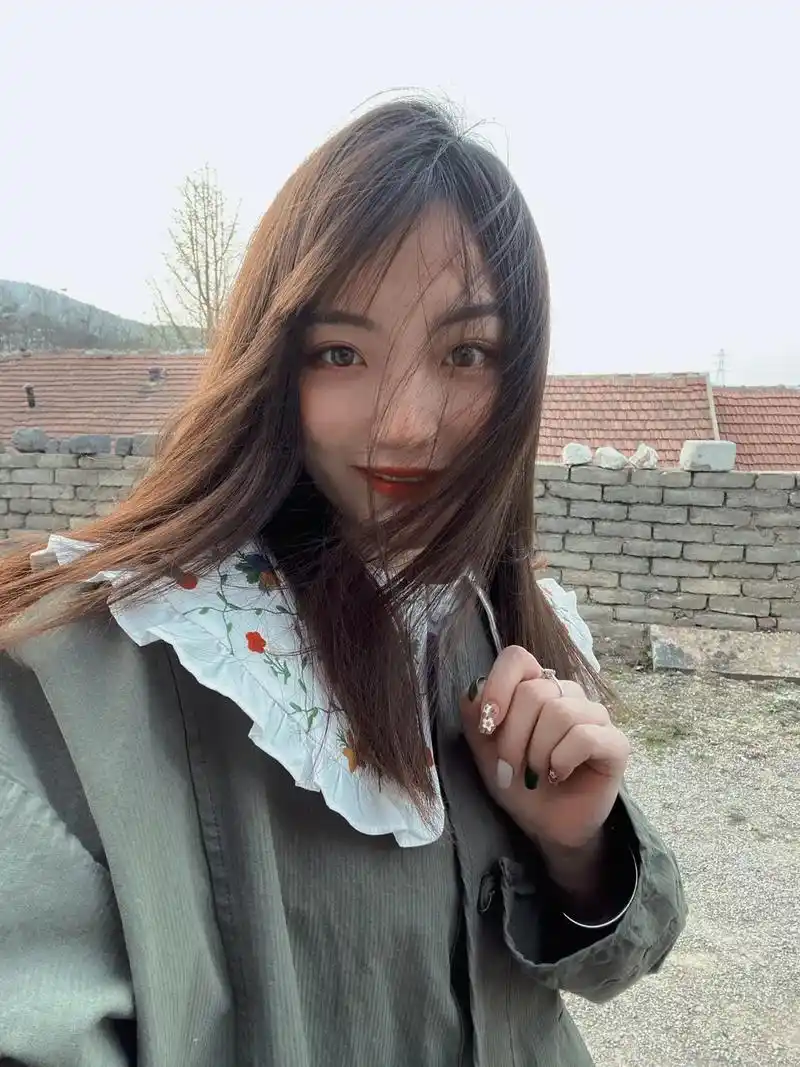 发个我女朋友的照片吧每天好心晴