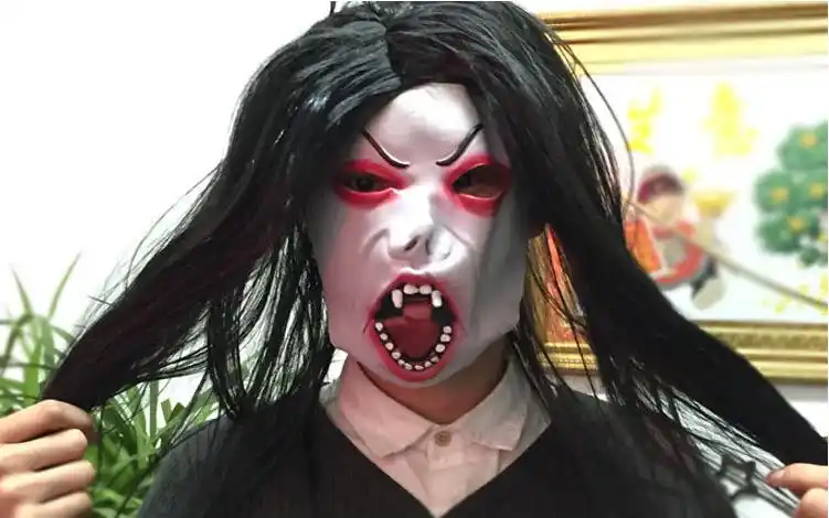 万圣节恐怖鬼脸面具带发恐怖鬼面具整人恐怖鬼脸头套乳胶贞子面具