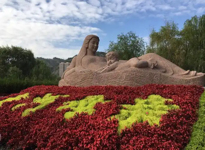 位于黄河风情线核心景区的"黄河母亲"石雕,现已成为兰州的标志性雕塑.