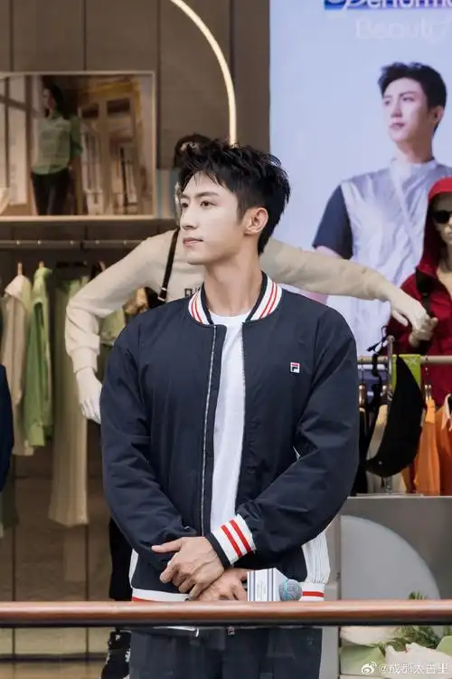 限时快闪##fila时尚运动代言人黄景瑜